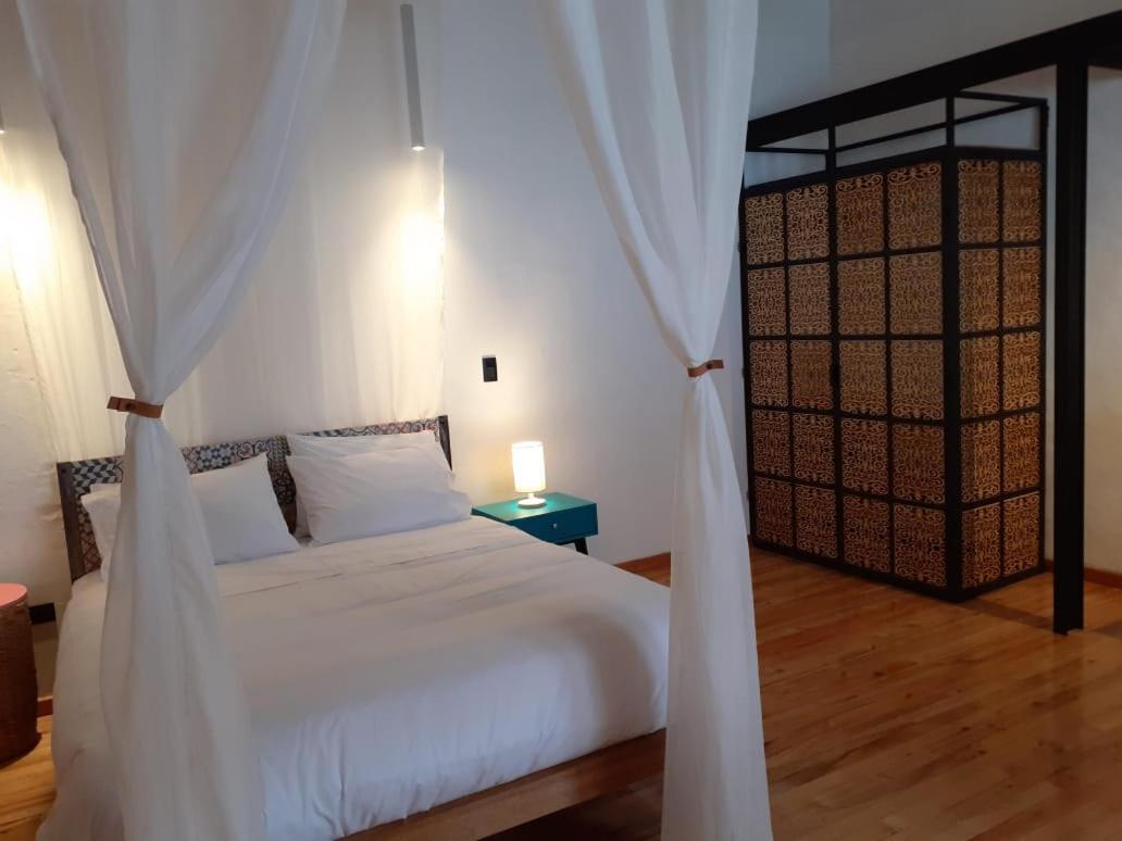 Hostal Suite Le Fabrique Cuenca Esterno foto