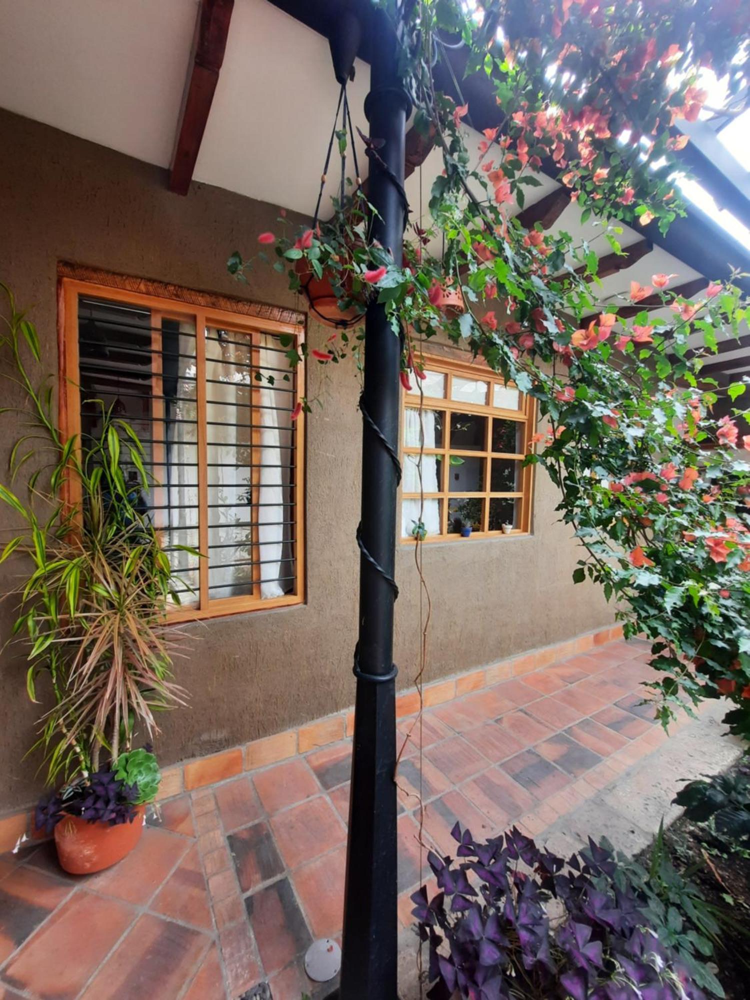 Hostal Suite Le Fabrique Cuenca Esterno foto