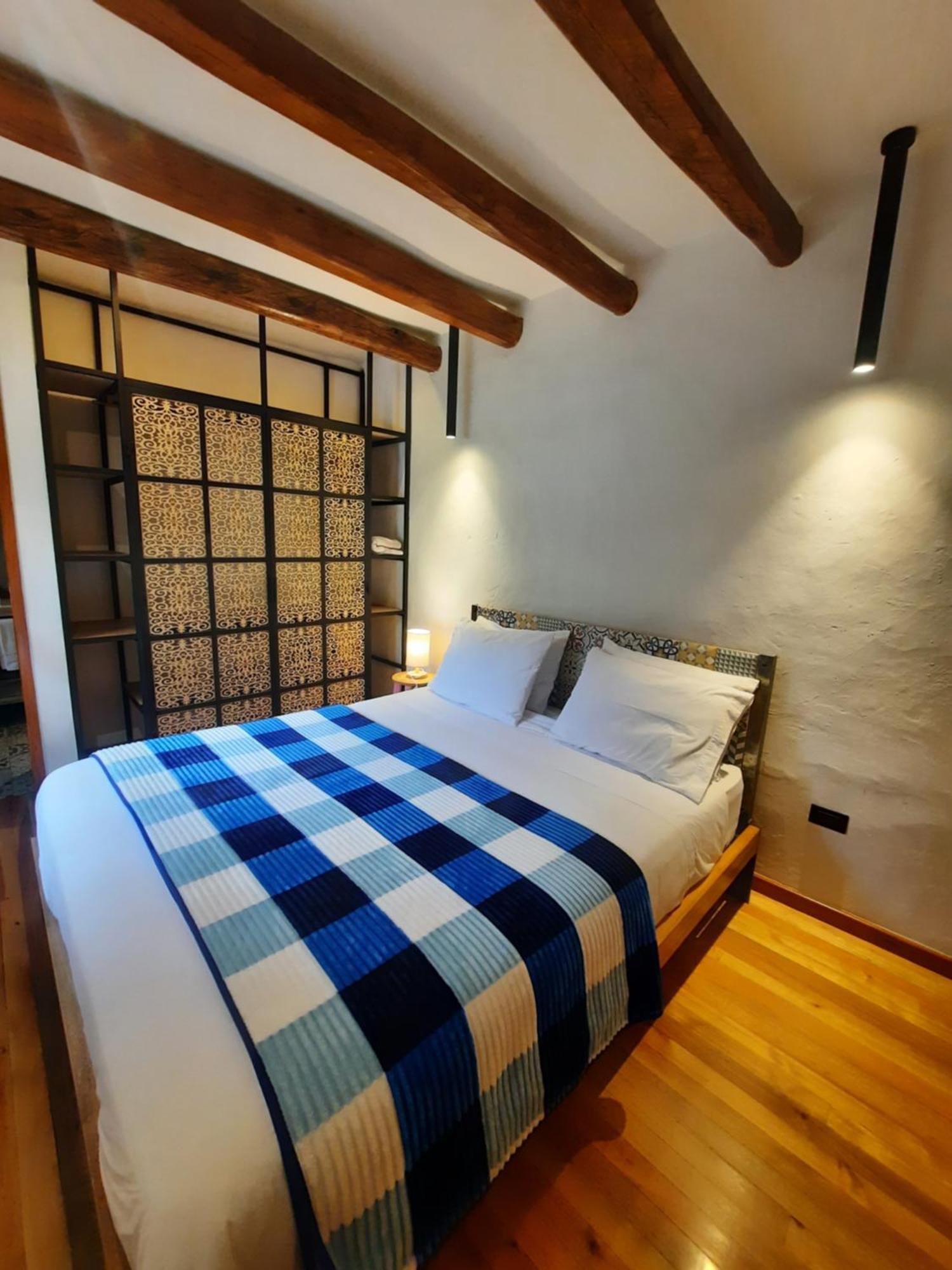 Hostal Suite Le Fabrique Cuenca Esterno foto
