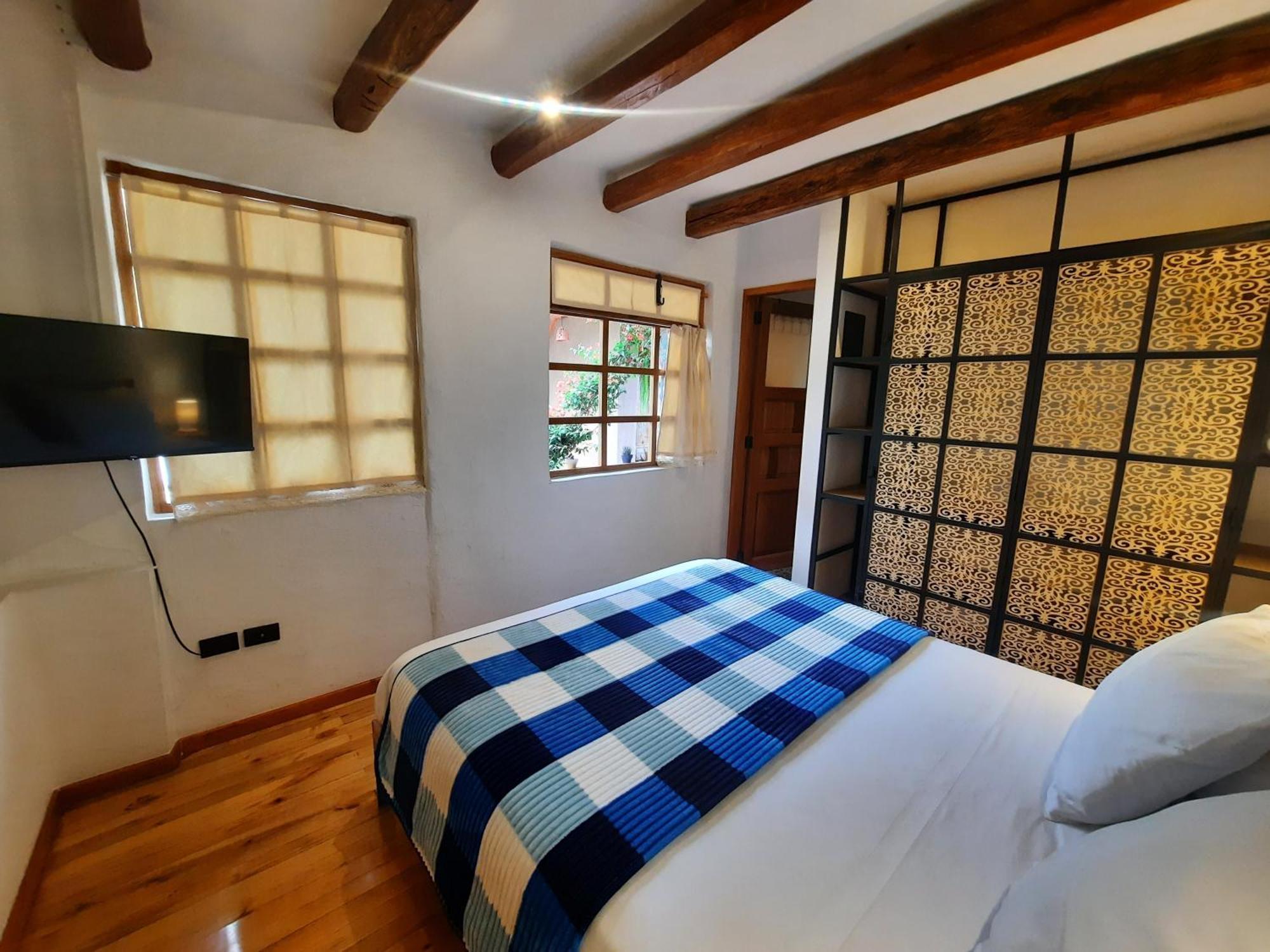 Hostal Suite Le Fabrique Cuenca Esterno foto