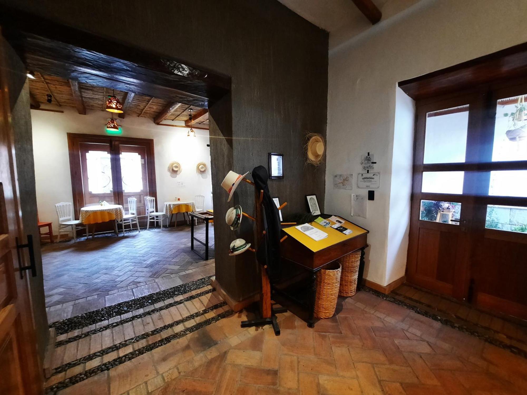 Hostal Suite Le Fabrique Cuenca Esterno foto