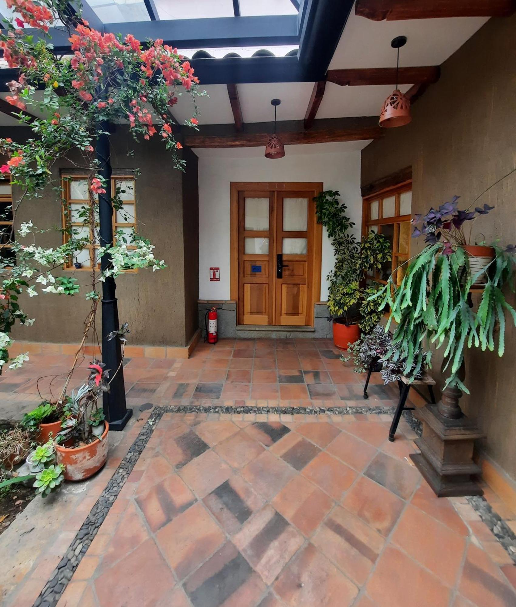 Hostal Suite Le Fabrique Cuenca Esterno foto